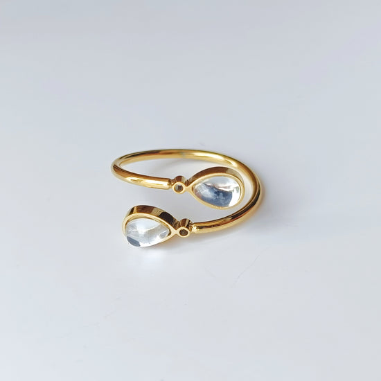 Carla-Ring mit weißen Perlen 