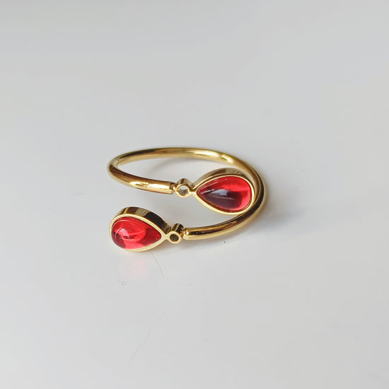 Carla-Ring mit roten Perlen 